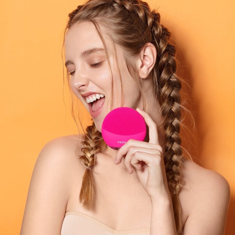 NEW! Foreo Luna Mini 3 Compact Facial Cleansing Brush